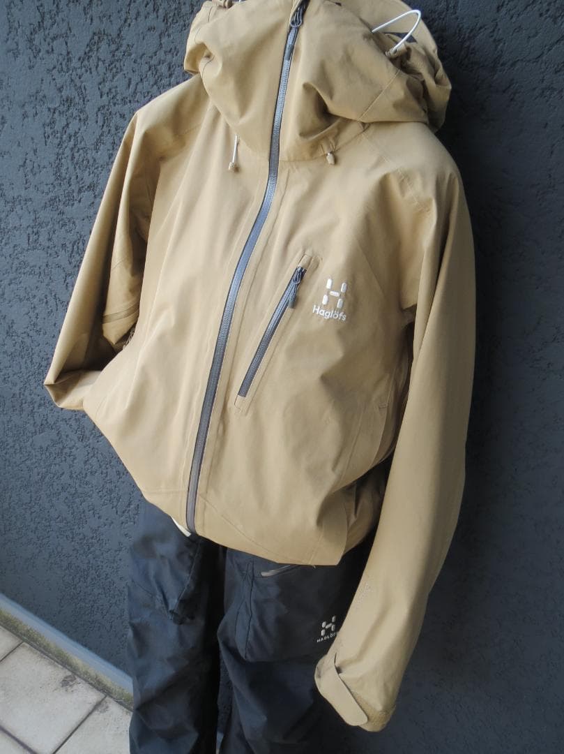 ホグロフス　スキーウェアセット（ジャケット・パンツ）