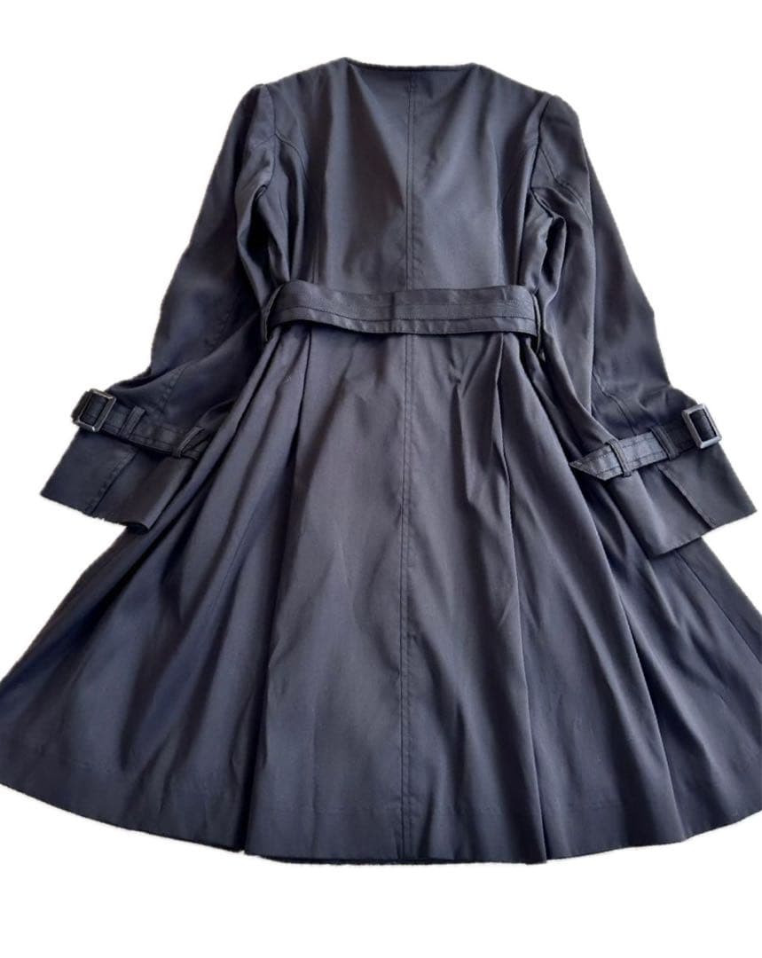 新品タグ付き　ローズティアラ　トレンチコート　黒　42