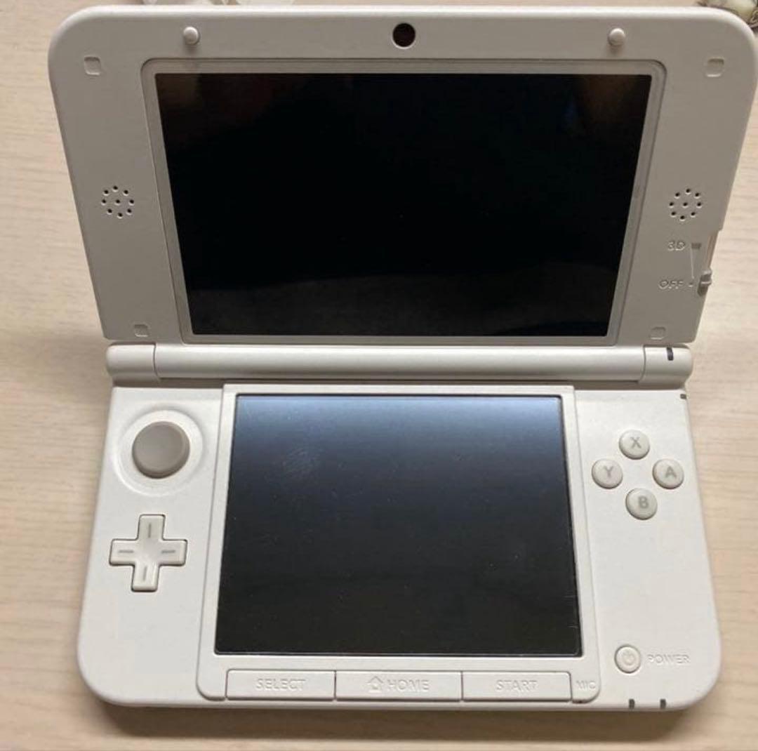 美品Nintendo ニンテンドー 3DS LL ミント×ホワイト カセット付き