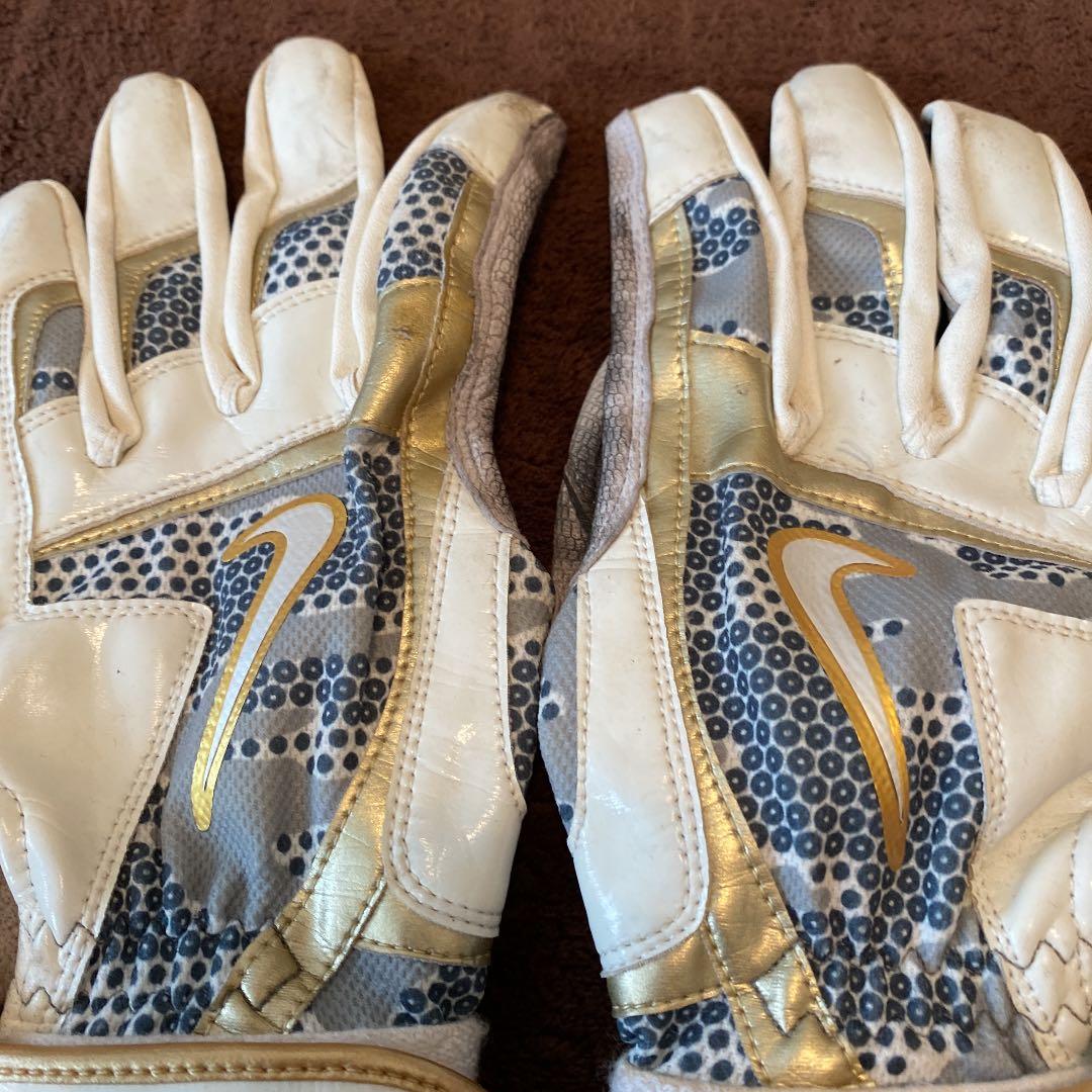 清田育宏　氏　　実使用バッティンググローブ　　白ロゴ