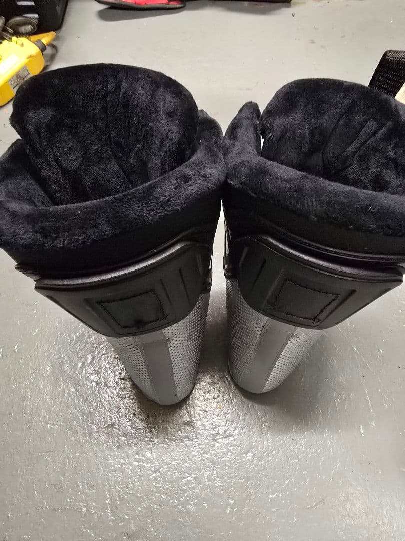 ATOMIC REDSTER 子ども用スキー ブーツ