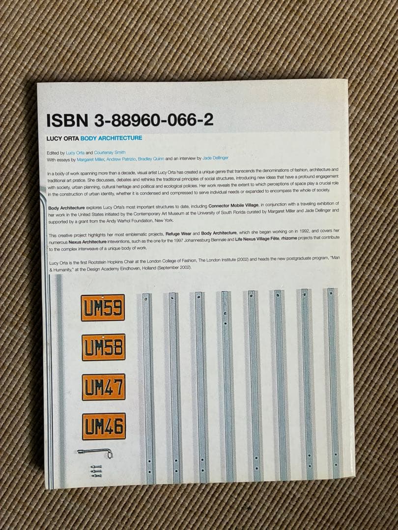 洋書 Lucy orta body architecture