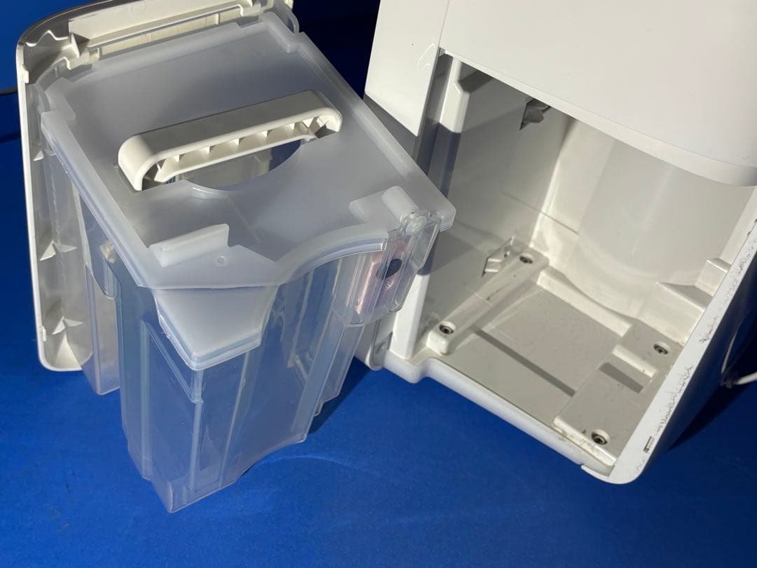 SHARP 除湿機 コンパクト ホワイト CV-P71-W 美品　2024年式