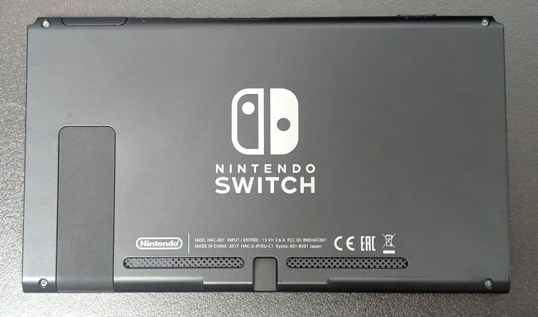 【中古】任天堂Switch本体 + プロコントローラー（おまけ付き）動作確認済み