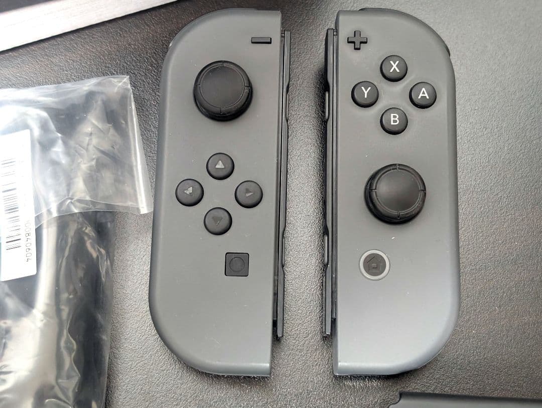 【中古】任天堂Switch本体 + プロコントローラー（おまけ付き）動作確認済み