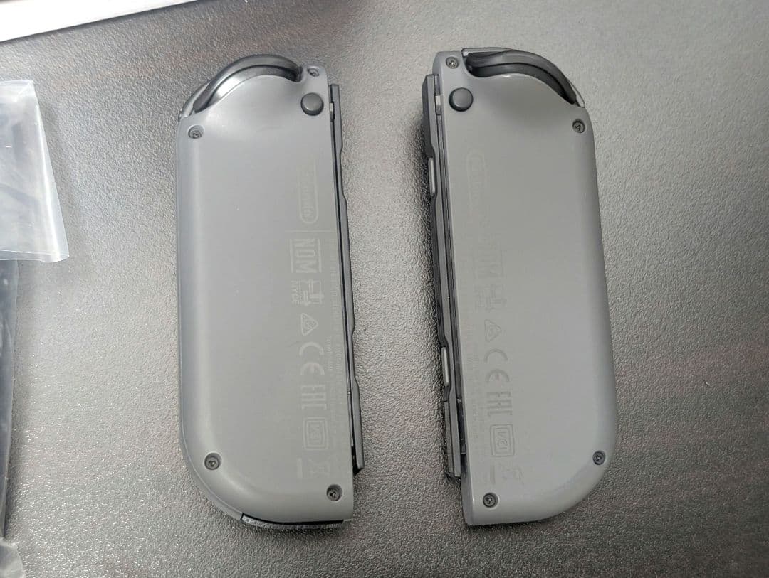 【中古】任天堂Switch本体 + プロコントローラー（おまけ付き）動作確認済み