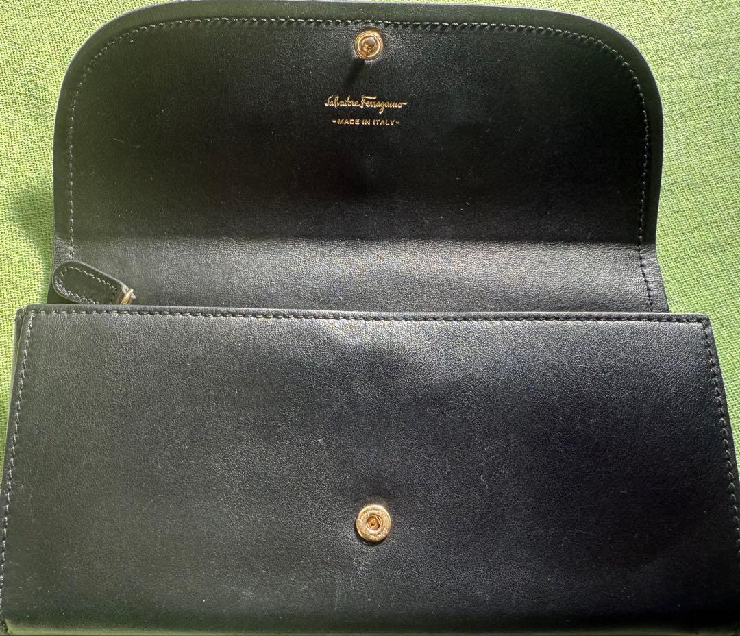 箱付美品　フェラガモ長財布ヴァラリボン黒革
