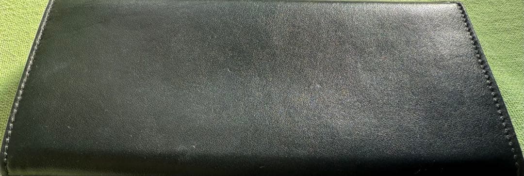 箱付美品　フェラガモ長財布ヴァラリボン黒革