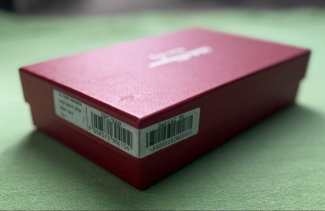 箱付美品　フェラガモ長財布ヴァラリボン黒革