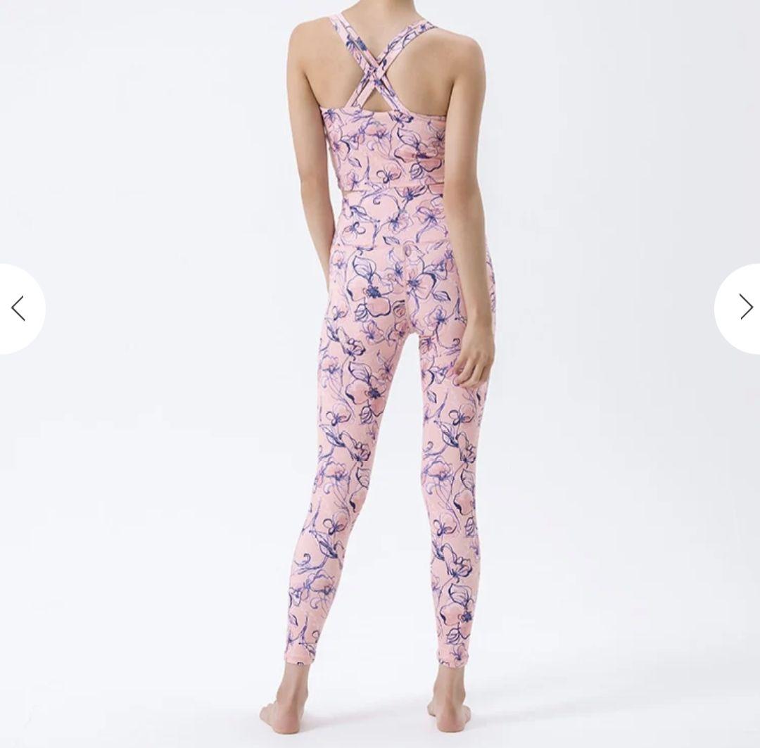 【新品】SUKALA 花柄ヨガウェア 上下セット サーモンピンク Mサイズ