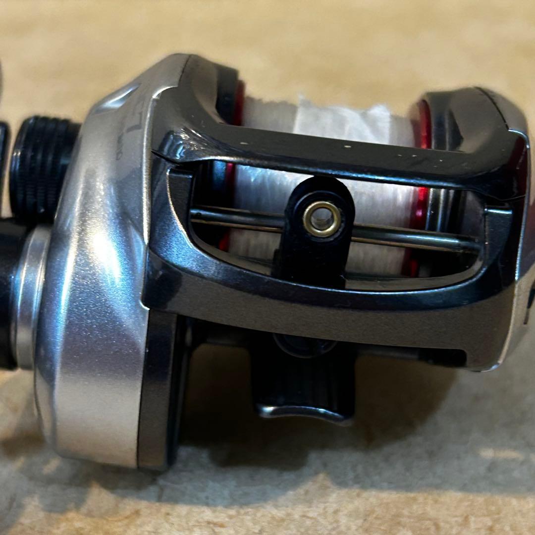 シマノ スコーピオンDC7 右ハンドル ベイトリール