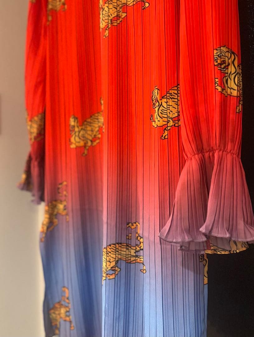 MUKZIN(ムクジン)虎柄プリーツワンピース