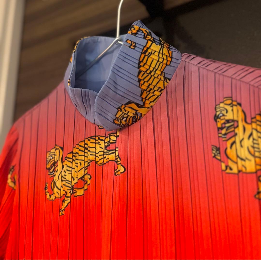 MUKZIN(ムクジン)虎柄プリーツワンピース