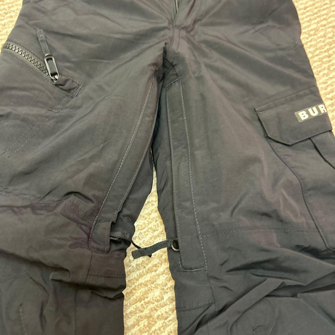 美品BURTON キッズブラック スノーボードパンツxs 110cm120cm