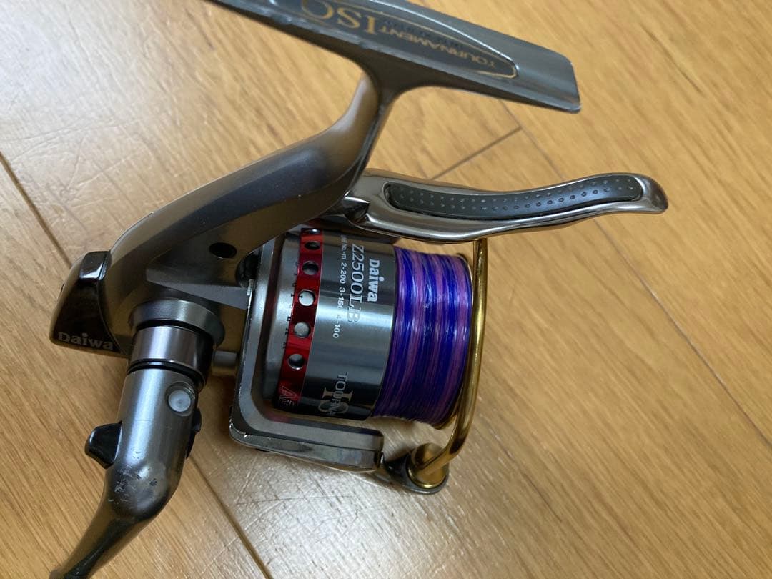 ダイワ リールトーナメントISO Z2500LB
