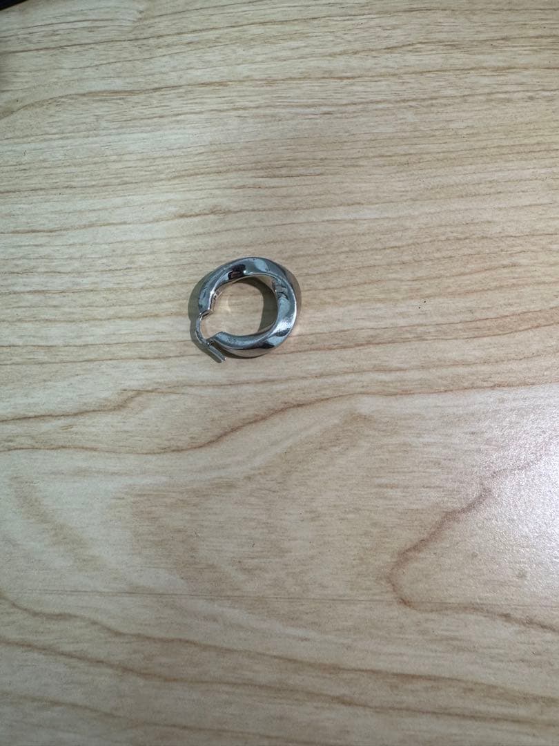 TOM WOOD Infinity Hoops ピアス