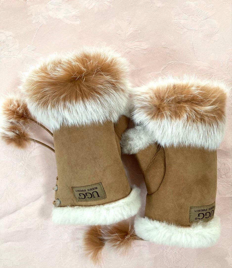 UGG アグ　ムートン手袋　グローブ　箱付き　レディース