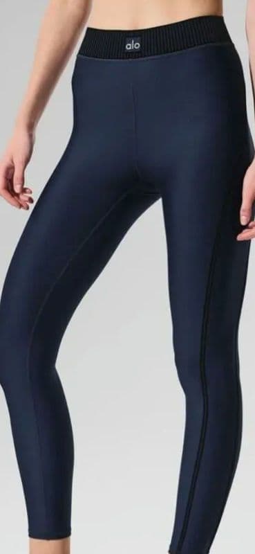 ネイビーカラー