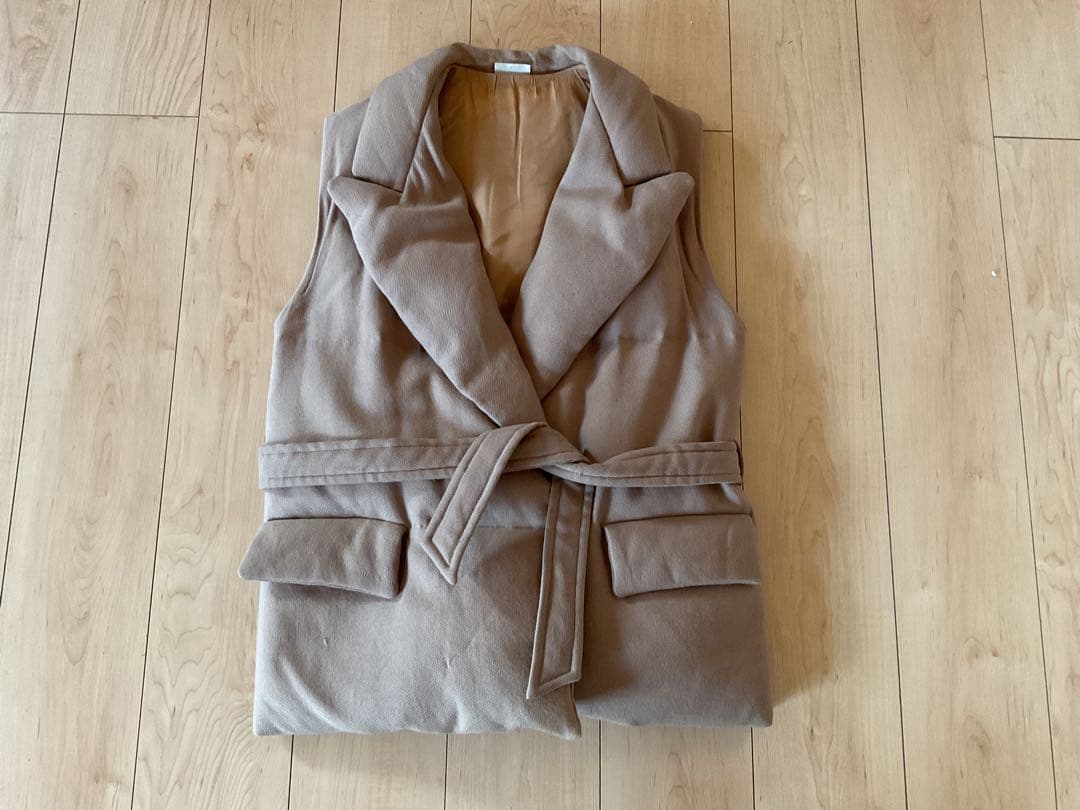 ベージュノースリーブベストウエストリボン付き