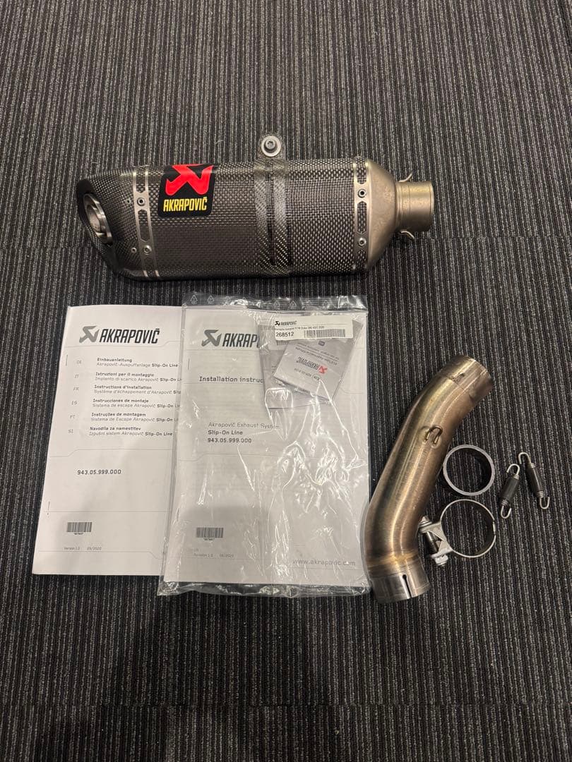 Akrapovic スリップオンマフラー KTM 390DUKE