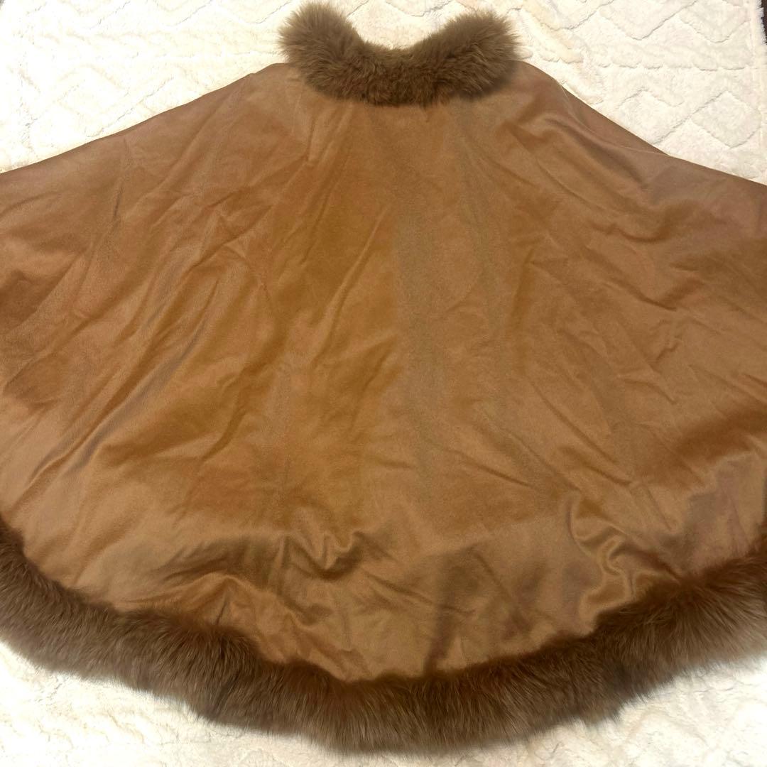 ツカキ　カシミヤ100% ベージュ ファー付き ケープ　フォックスファー