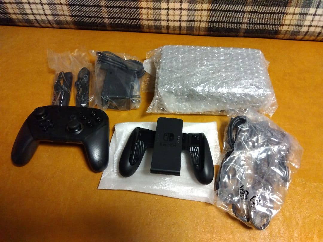 【美品】Nintendo Switch本体（有機EL）とProコントローラー