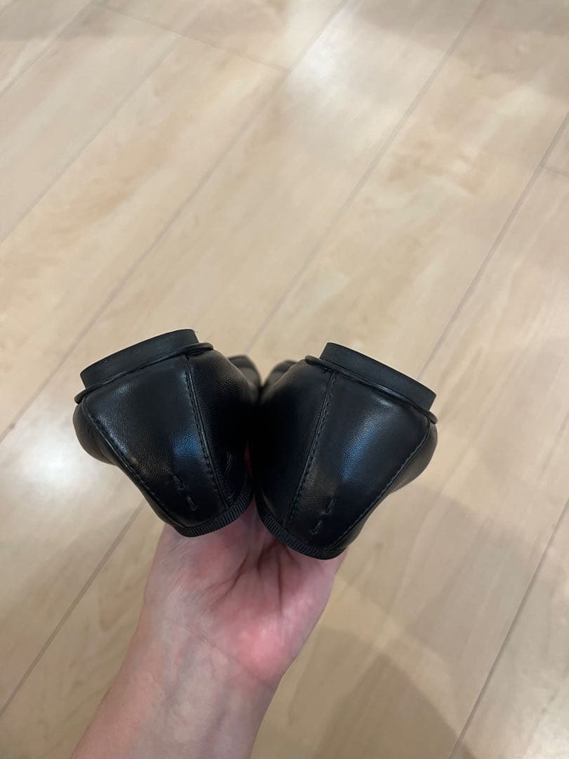 J&M DAVIDSON ブラック フラットシューズ