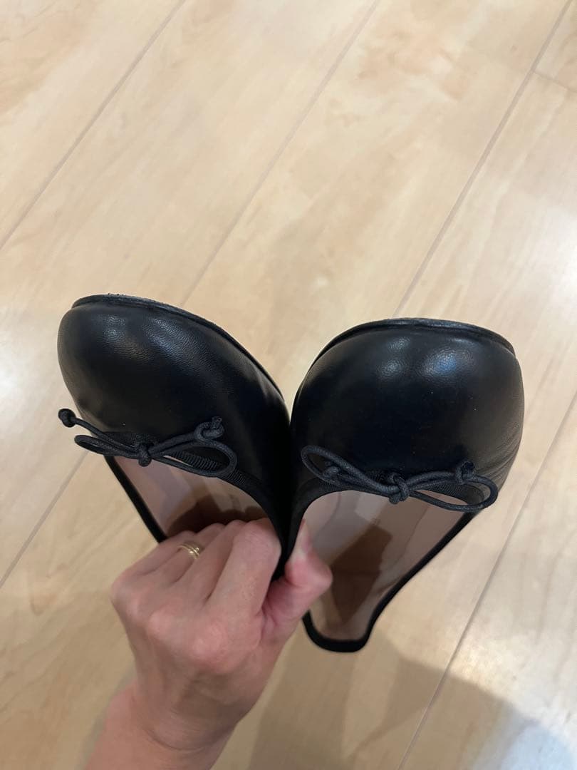 J&M DAVIDSON ブラック フラットシューズ