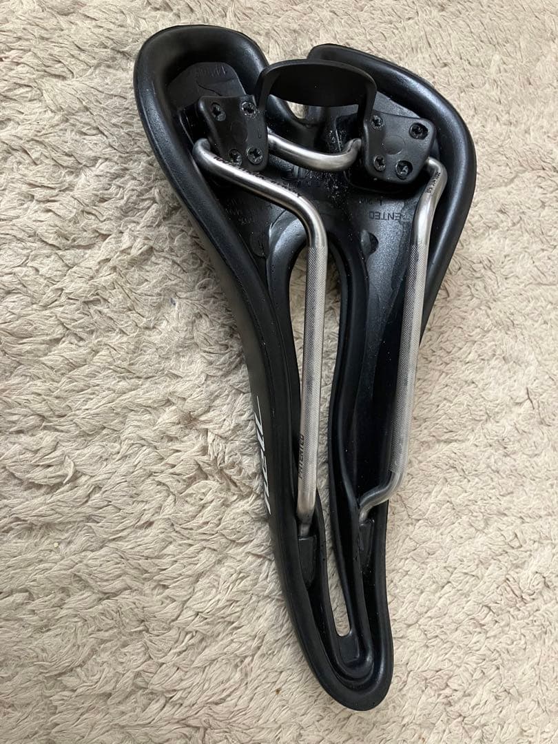 セライタリア　サドル