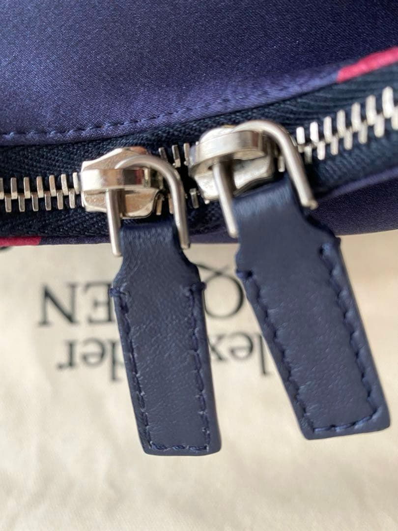 未使用級ALEXANDER McQUEEN アレキサンダー マンタクラッチバック