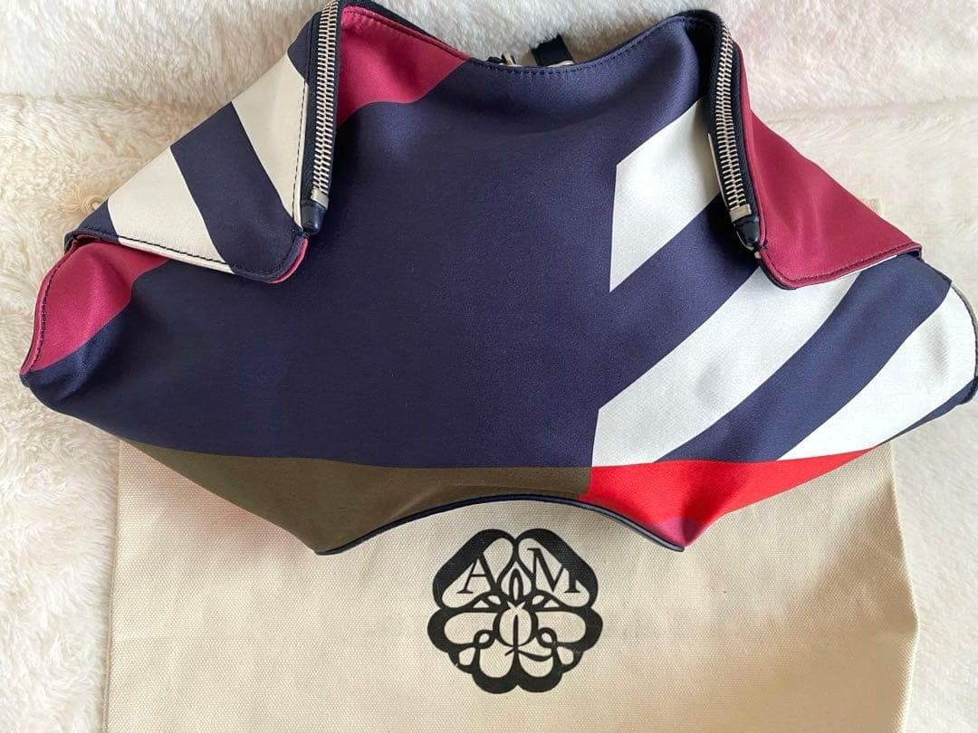 未使用級ALEXANDER McQUEEN アレキサンダー マンタクラッチバック