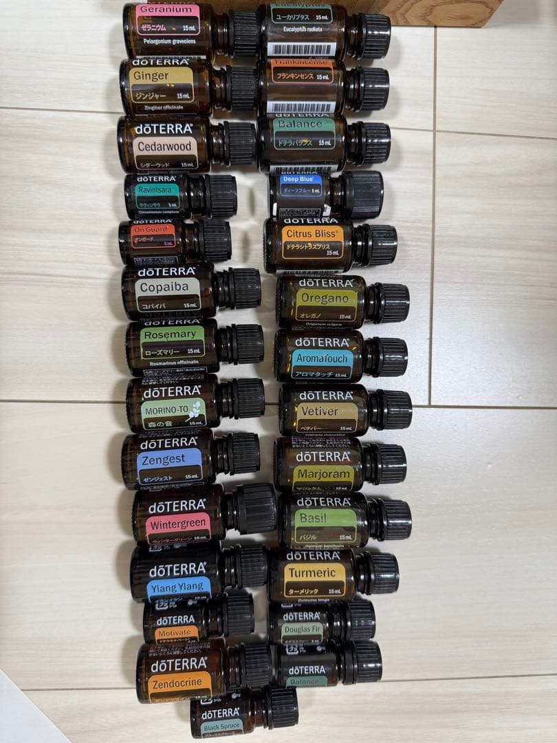 大幅値下げ✨doTERRA エッセンシャルオイルセット 木製ボックス 事典付き