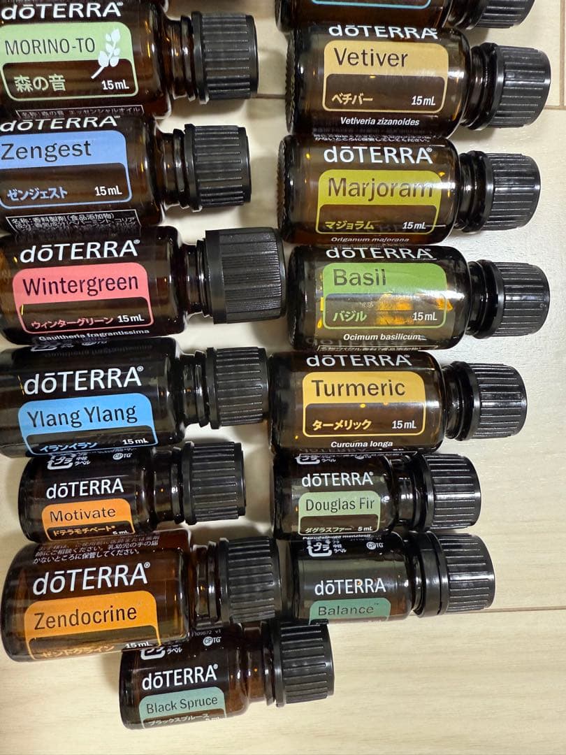 大幅値下げ✨doTERRA エッセンシャルオイルセット 木製ボックス 事典付き