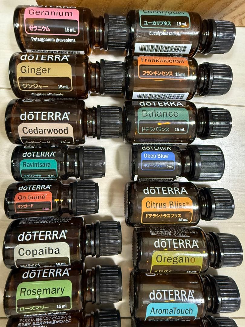 大幅値下げ✨doTERRA エッセンシャルオイルセット 木製ボックス 事典付き