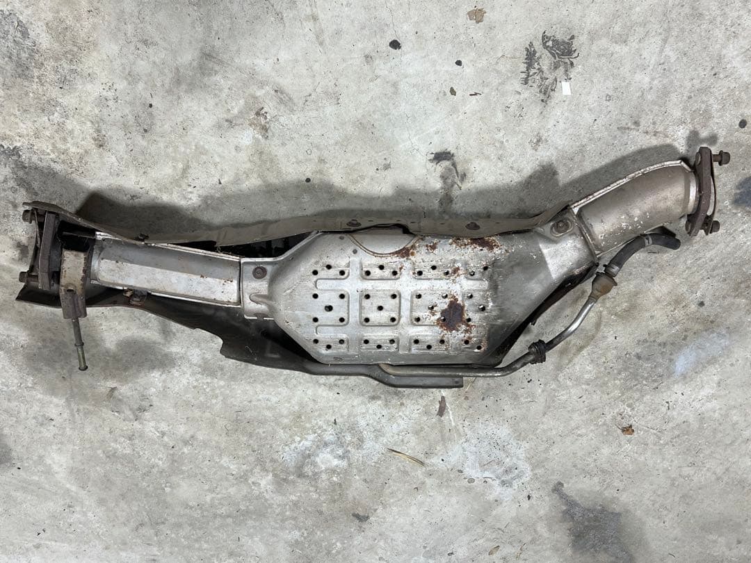 ハ*業様 RX-7 FD3S純正触媒コンバーター 錆あり