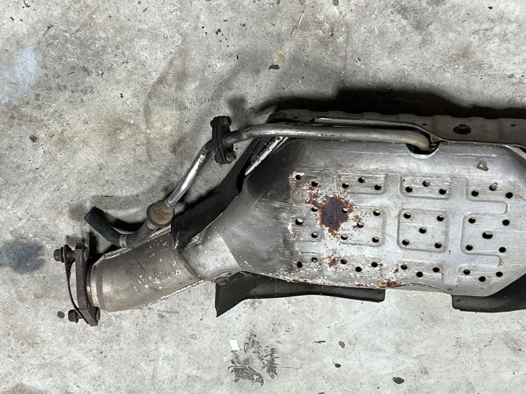 ハ*業様 RX-7 FD3S純正触媒コンバーター 錆あり