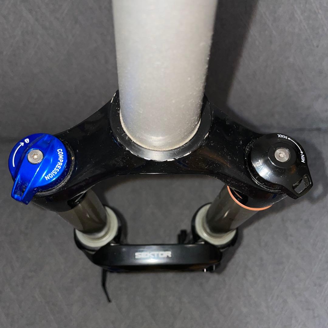 新年セール！！　ROCKSHOX Sektor サスペンションフォーク 26