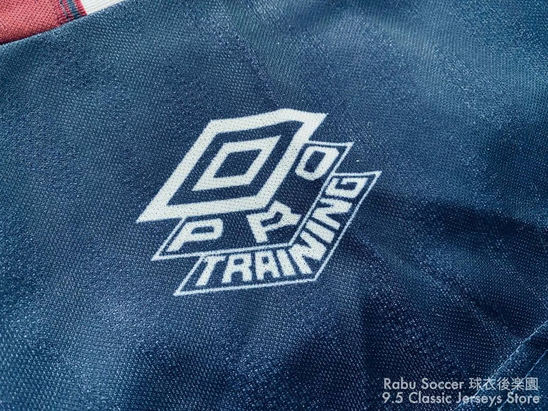ウンブリア 90s トレーニング ユニフォーム