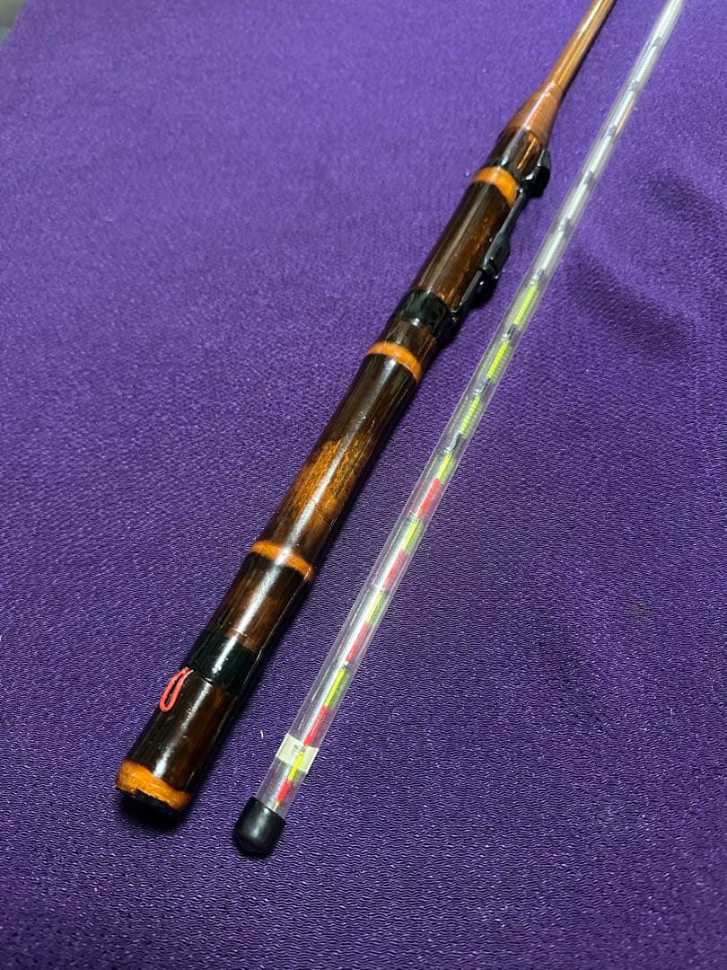 グラス無垢穂先の ヘチ竿 尾浦ニ一〇 手元カーボン2本継 210cm 黒竹握り