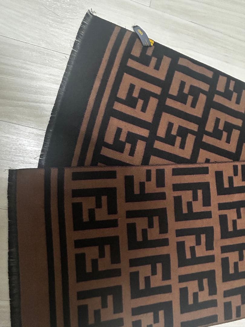 Fendi ロゴ マフラー ブラウン ブラック