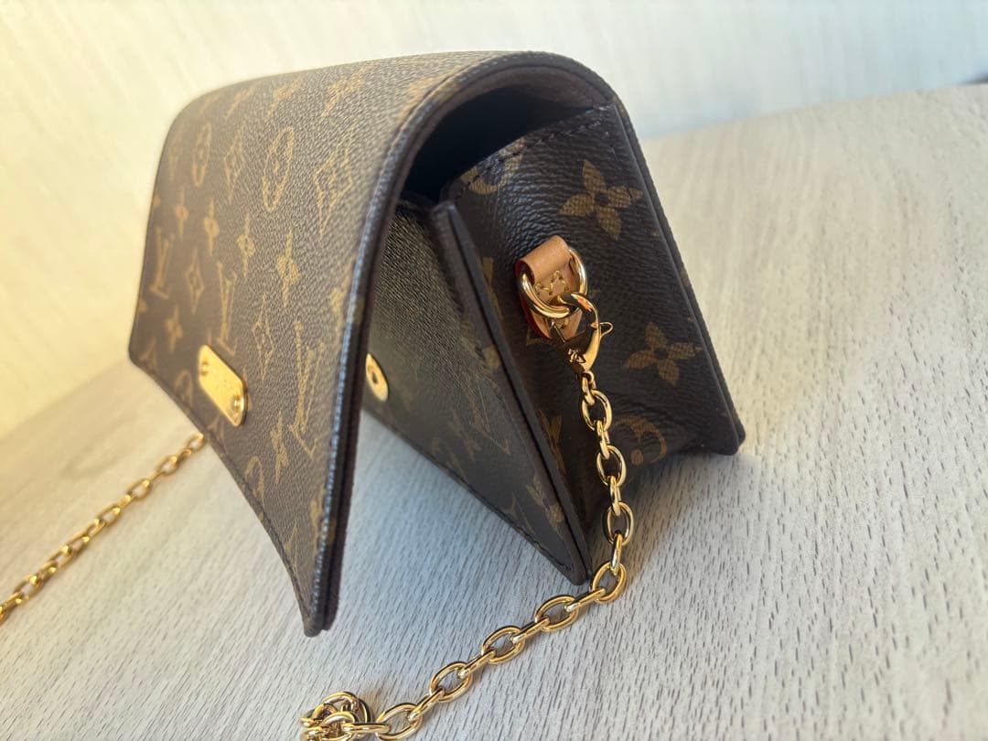ルイヴィトン ショルダーバッグ ウォレットオンチェーンリリー M82509