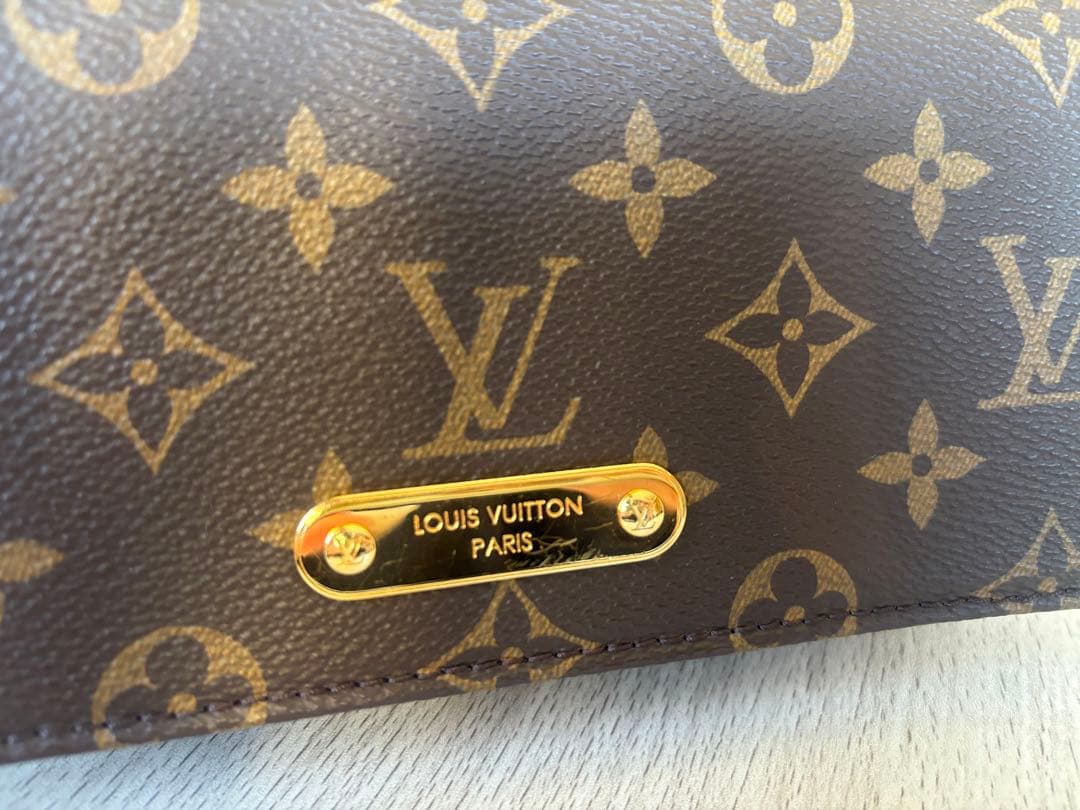 ルイヴィトン ショルダーバッグ ウォレットオンチェーンリリー M82509