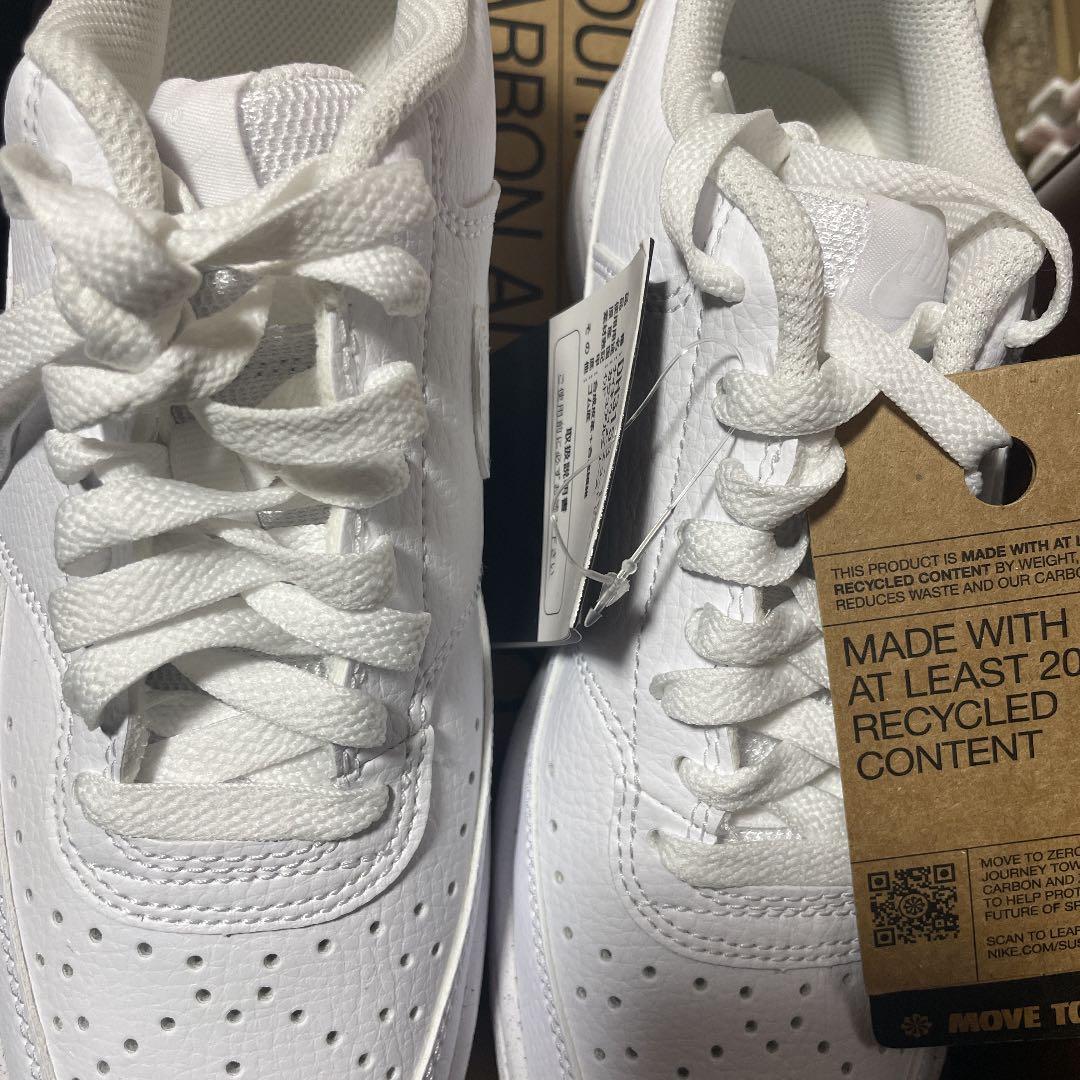 絵本・児童書 NIKE  MOVE TO ZERO