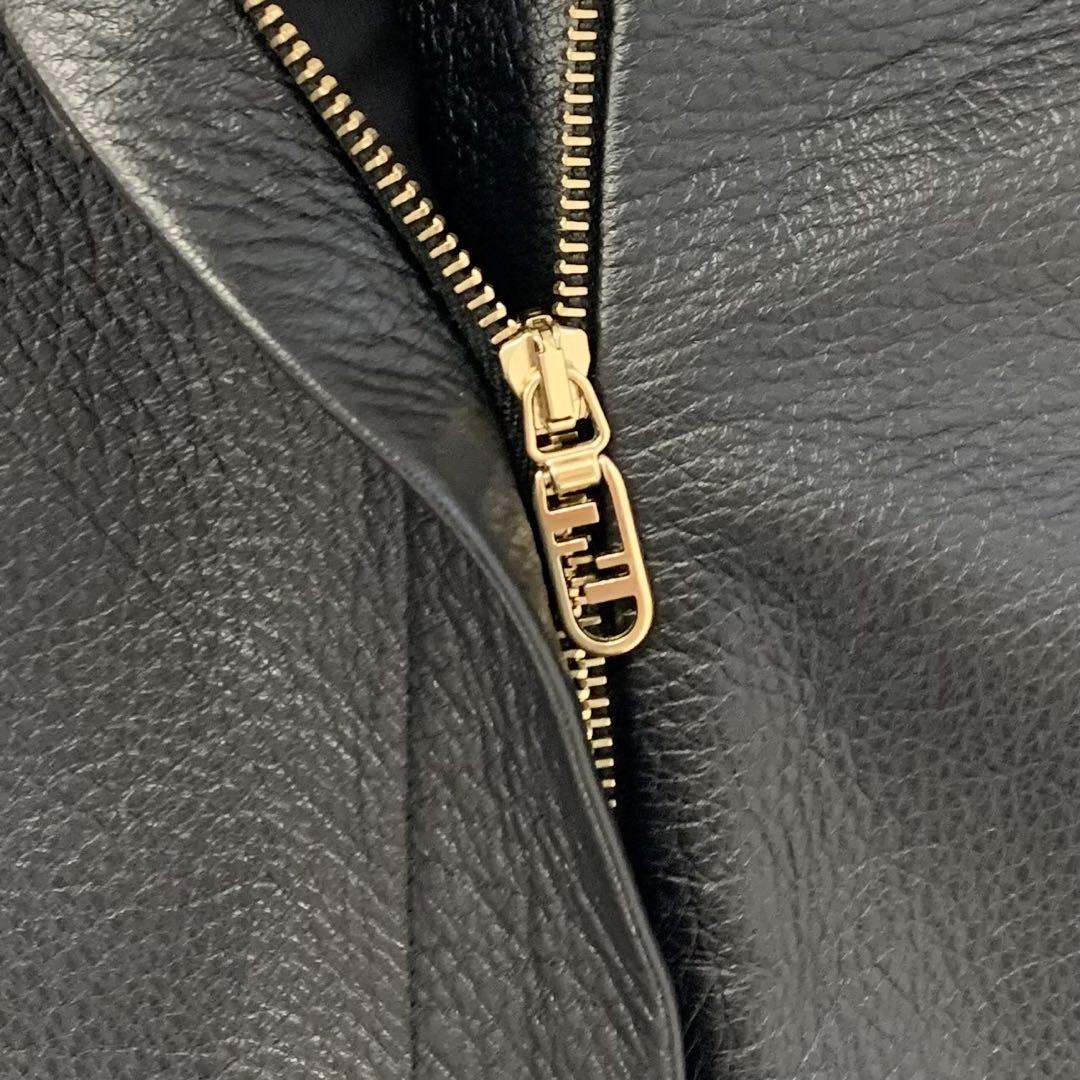 フェンディ レザーパンツ ショートパンツ ボトムス ブラック