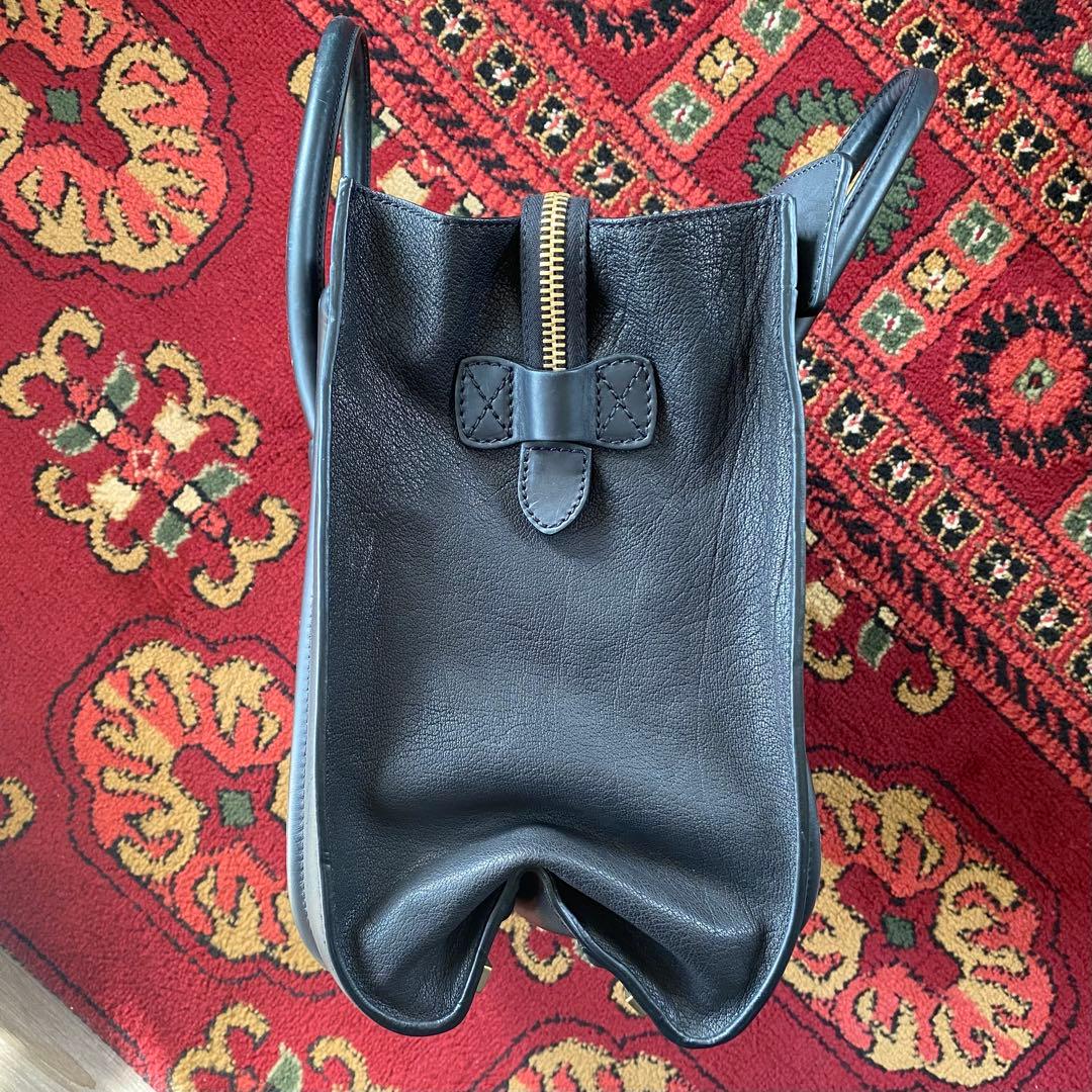 人気モデルCELINE ブラックレザートートバッグ