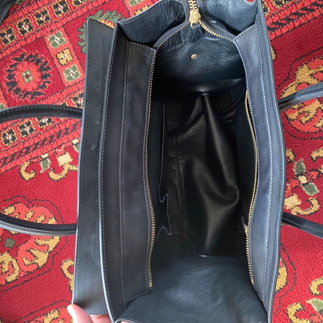 人気モデルCELINE ブラックレザートートバッグ