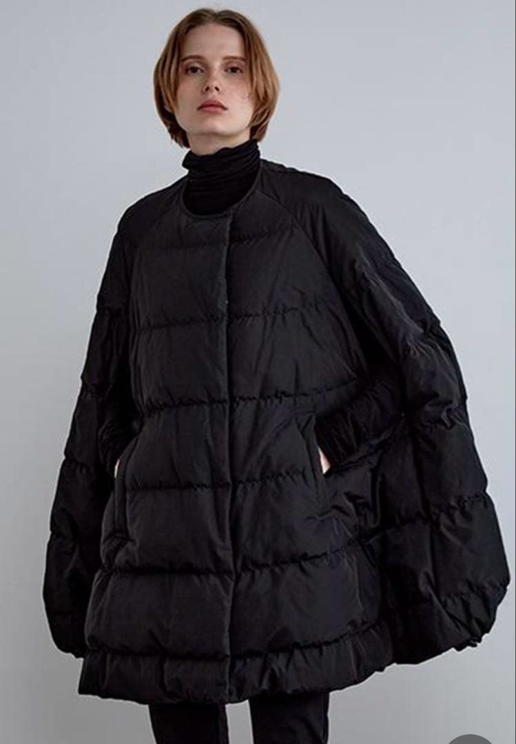 LE PHILルフィル　パッフィーダウン　ポンチョケープ新品未使用タグ付今季完売