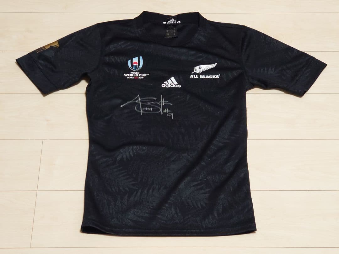 オールブラックス アーロン・スミス選手 直筆サイン入りジャージ