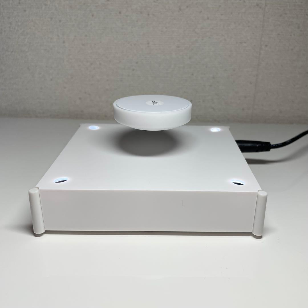 空中浮遊するディスプレスタンド LEVISTAGEシリーズ　ホワイト