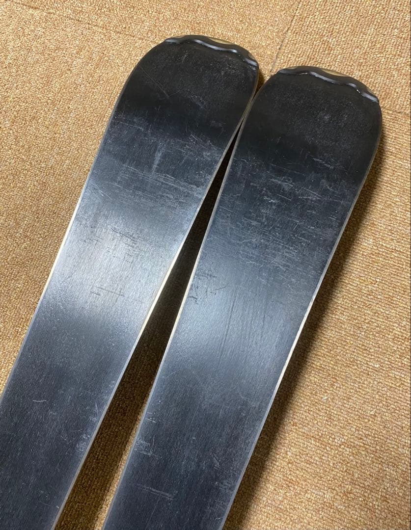 キッズ ★Hart スキー板137cm、ビンディング、ストックの3点セット